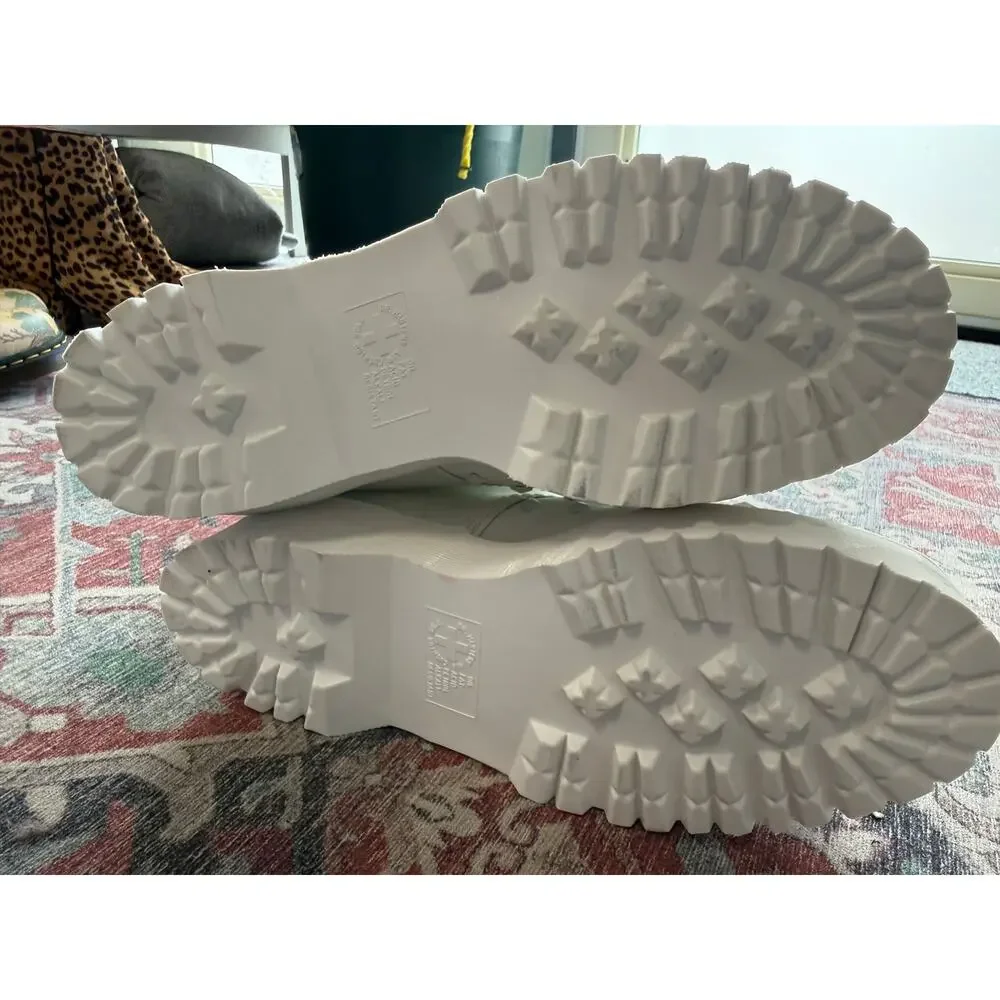 New Dr. Doc Martens 1490 Stud Boot in White Platform Combat Boot Size 11